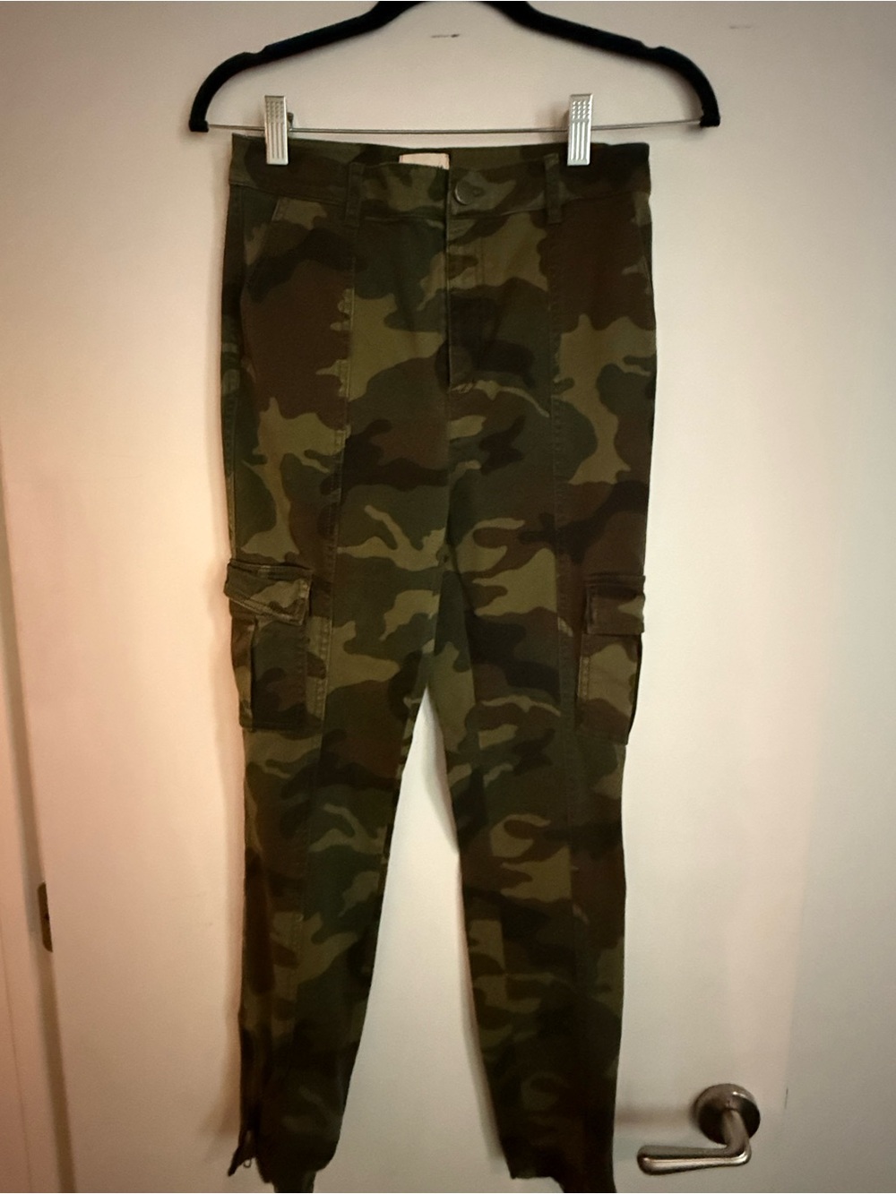 Alice + Olivia Green Camouflage Cargo Pants